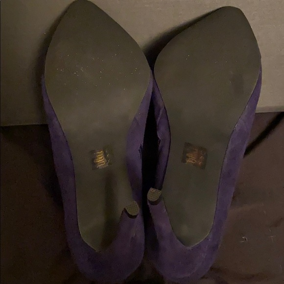 Brand new navy ankle heeled bootie - Picture 5 of 5